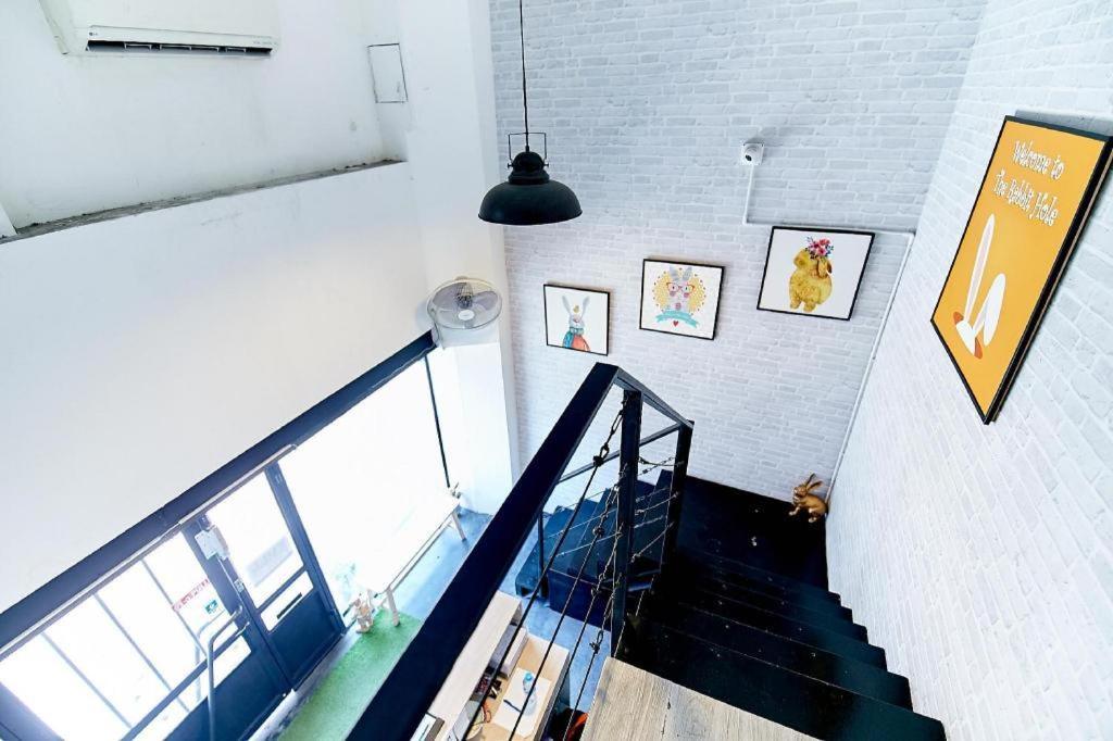 The Rabbit'S Hole Hostel Bangkok Esterno foto