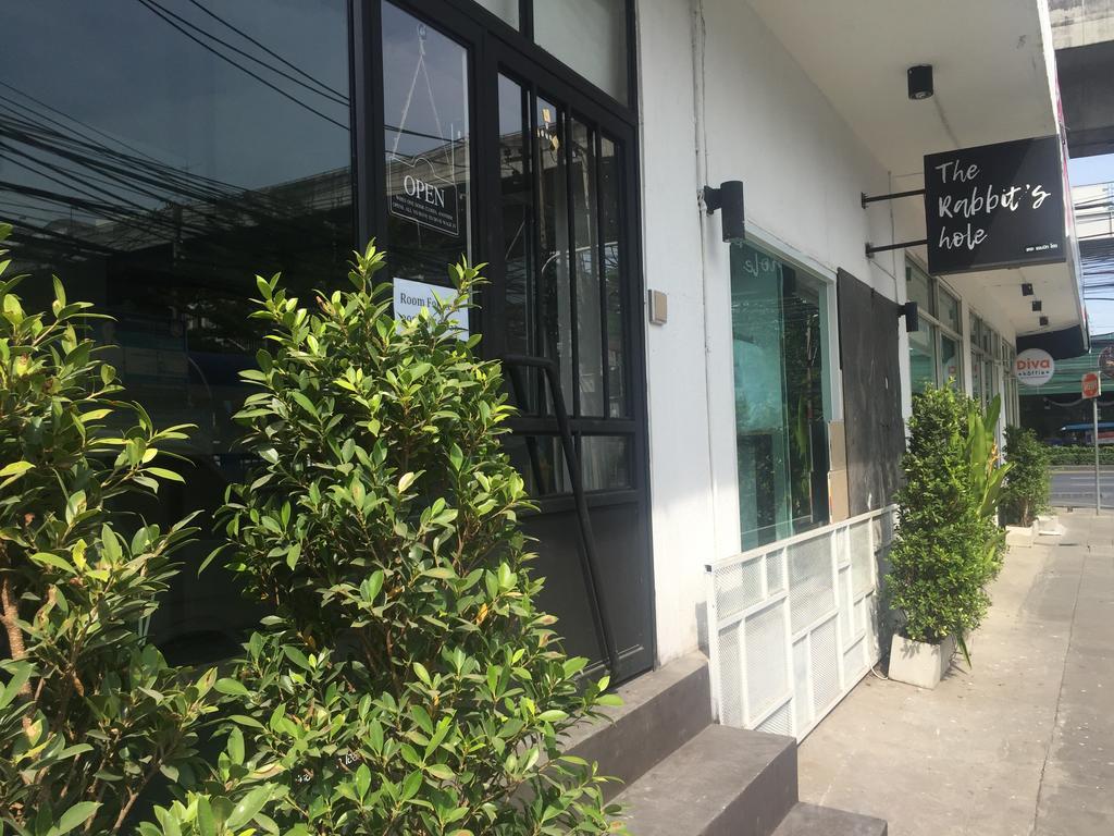 The Rabbit'S Hole Hostel Bangkok Esterno foto