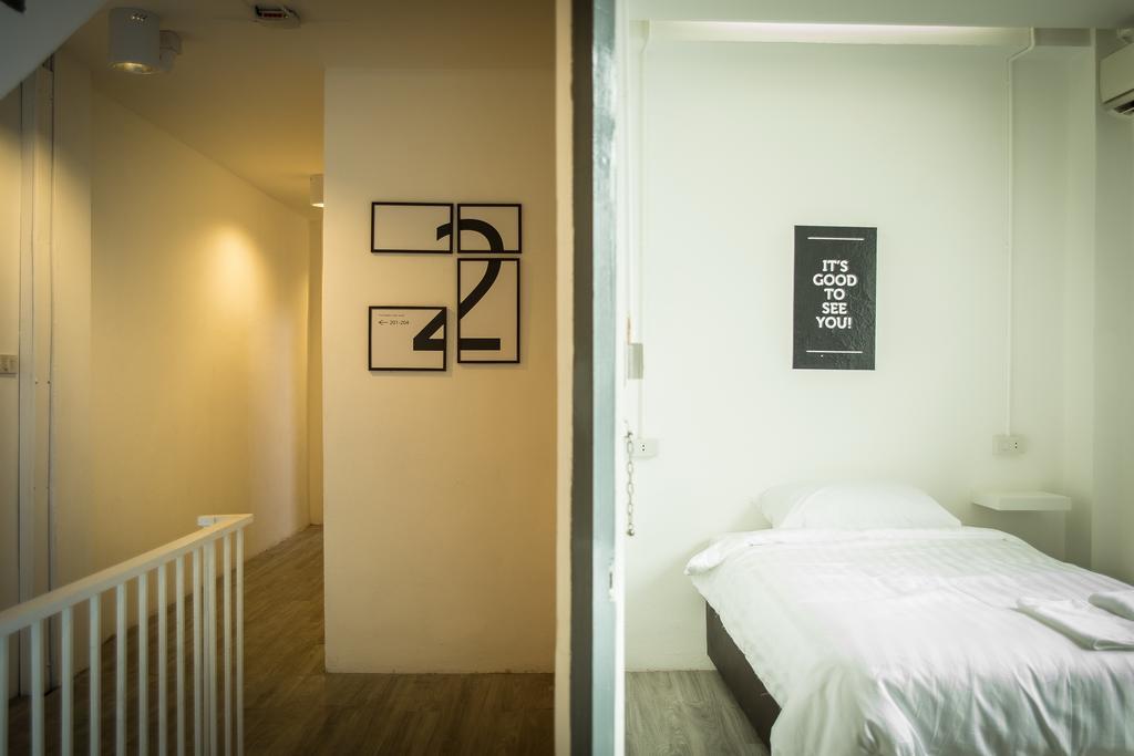 The Rabbit'S Hole Hostel Bangkok Esterno foto
