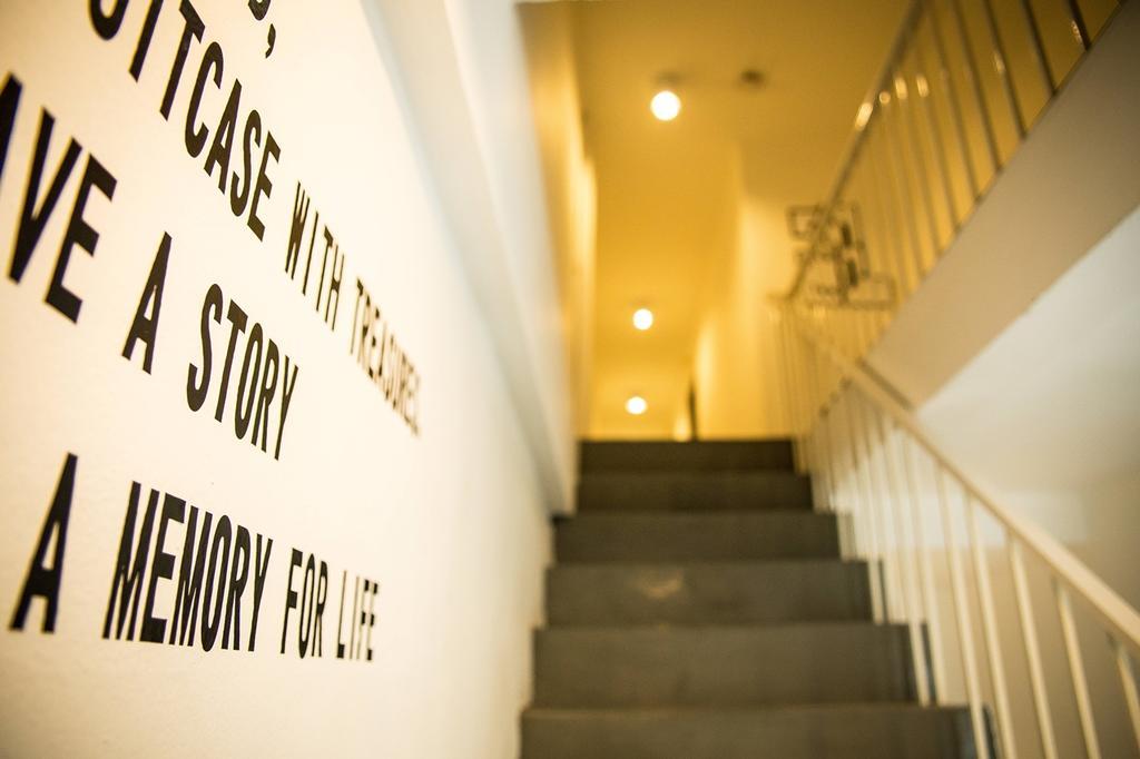 The Rabbit'S Hole Hostel Bangkok Esterno foto